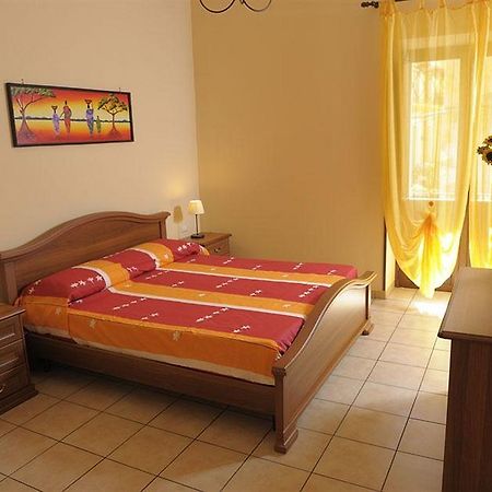 Gli Agrumi Rooms Trapani Bagian luar foto