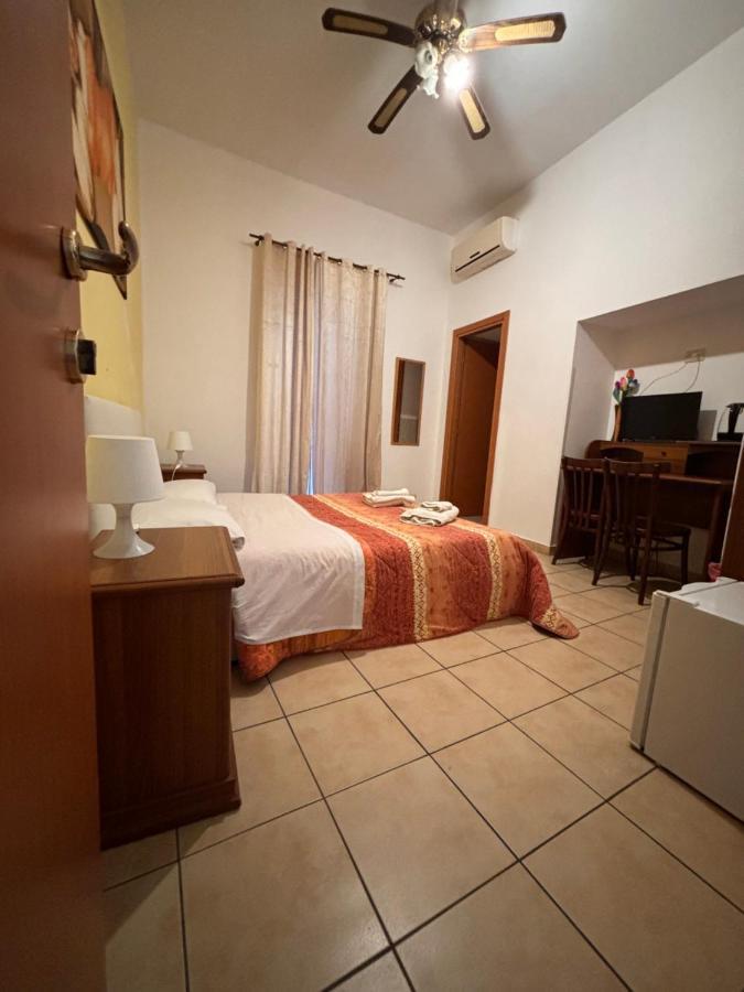 Gli Agrumi Rooms Trapani Bagian luar foto