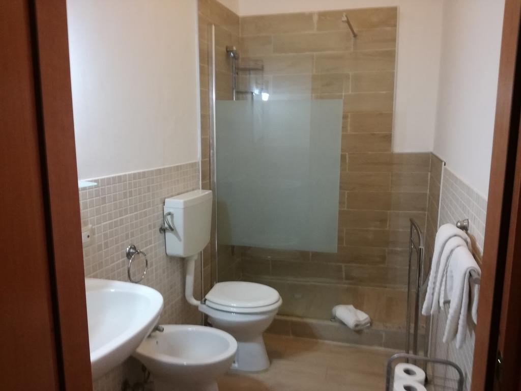 Gli Agrumi Rooms Trapani Bagian luar foto