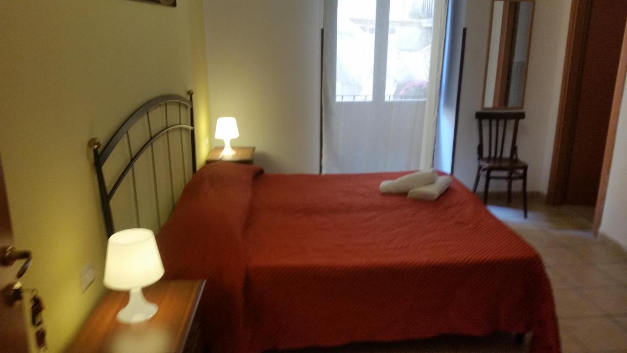 Gli Agrumi Rooms Trapani Bagian luar foto